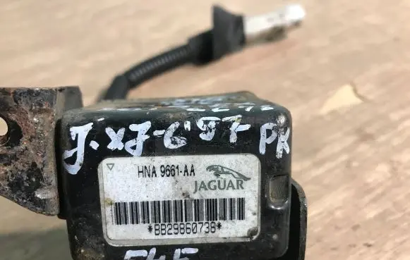 Jaguar XJ X300 Airbag deployment crash/impact sensor HNA9661AA