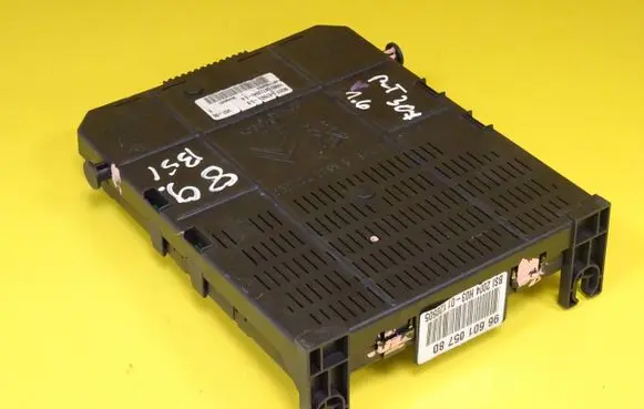 Peugeot 307 BSM Control unit 9660105780 21676031-5B 28113343-9A