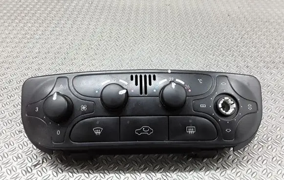 Mercedes-Benz C W203 Climate control unit 2038300185