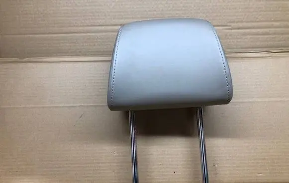 Skoda Yeti (5L) Front seat headrest