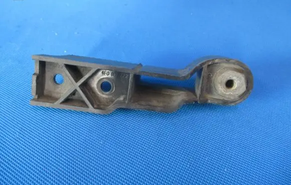 Audi A6 S6 C6 4F Front bumper mounting bracket 4F0807772