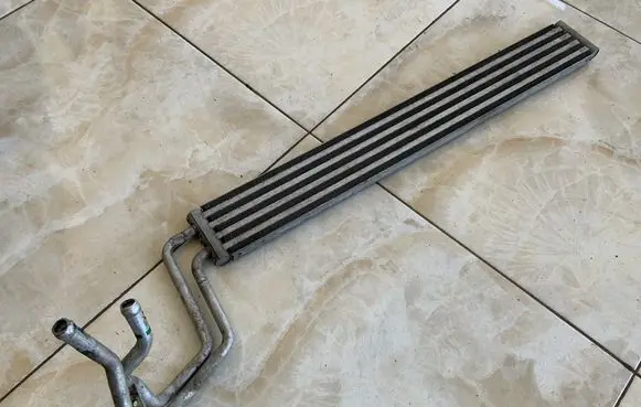 Audi Q7 4L Power steering radiator 7L8422885A
