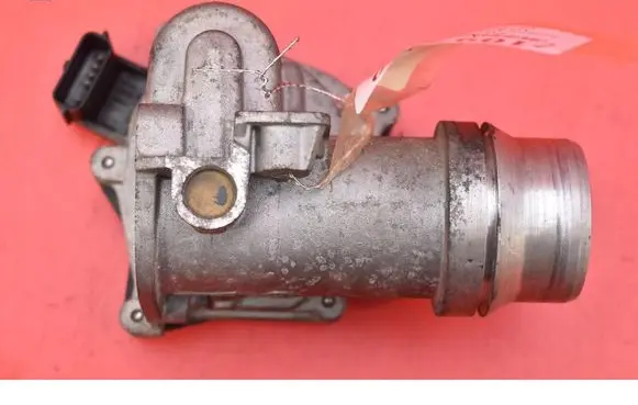 Renault Megane III Throttle body valve 8200614985F