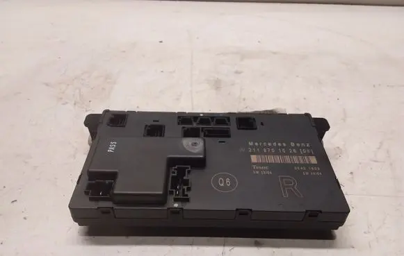 Mercedes-Benz E W211 Door control unit/module 211870102608