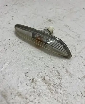 BMW 5 E60 E61 Front fender indicator light 8382104