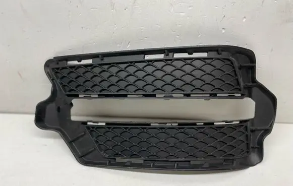 Mercedes-Benz GLK (X204) Front bumper lower grill A2048852322 2048852322