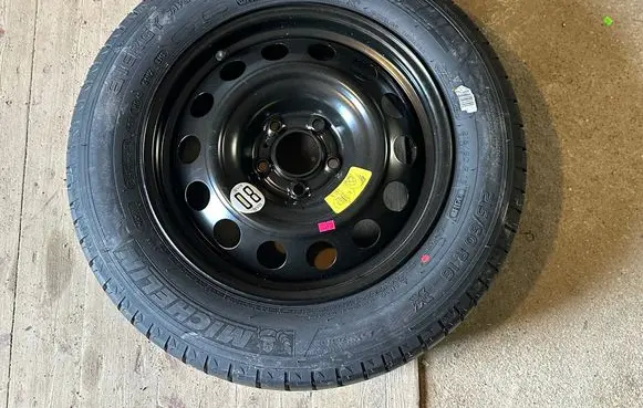 Peugeot 508 R16 spare wheel