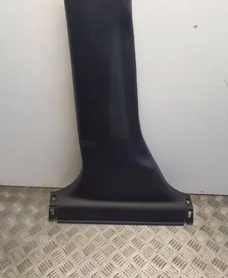 (B) pillar trim (bottom)