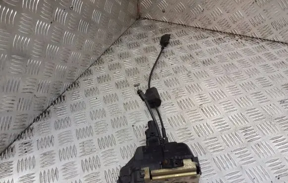 Renault Laguna II Front door lock 000661
