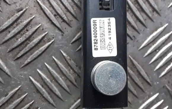 Renault Master III Seat belt height adjuster 878240009