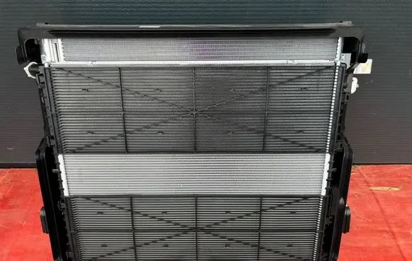 BMW M5 G90 Radiator set 5A18803 9504884