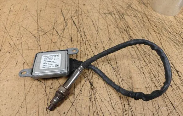Mercedes-Benz C W205 Lambda probe sensor A0009059603
