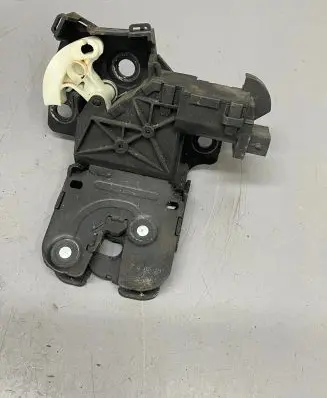 Audi A6 S6 C6 4F Tailgate/trunk/boot lock/catch/latch 8P4827505C