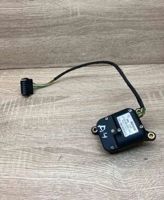 Audi A4 S4 B5 8D Air flap motor/actuator 8A1820511C 0132801026 WITHPLUG