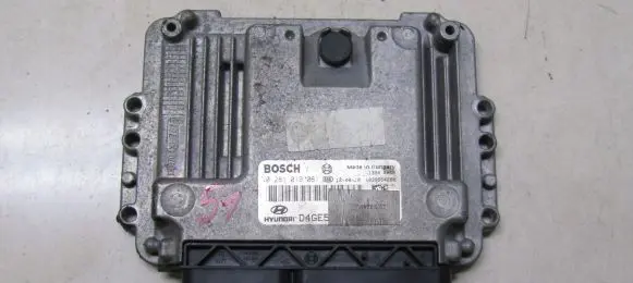 Hyundai i30 Engine control unit/module 0281019081