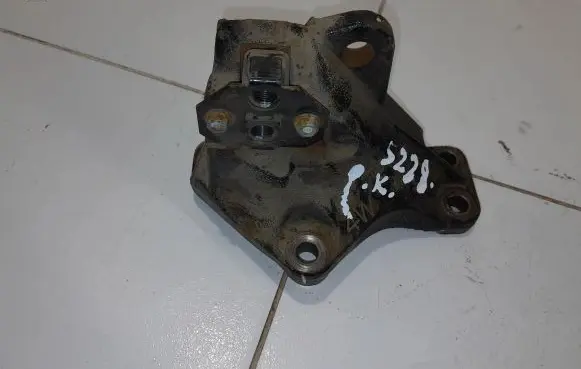 Hyundai Santa Fe Engine mounting bracket NOCODE