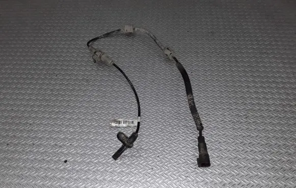 Opel Insignia A ABS brake wheel speed sensor 22821303