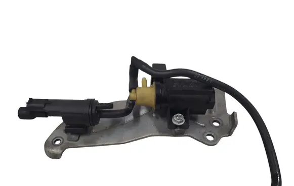 Mercedes-Benz B W246 W242 Turbo solenoid valve A0101531328 70078210