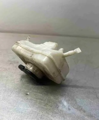 Audi A6 C7 Brake fluid reservoir 8k0611301c