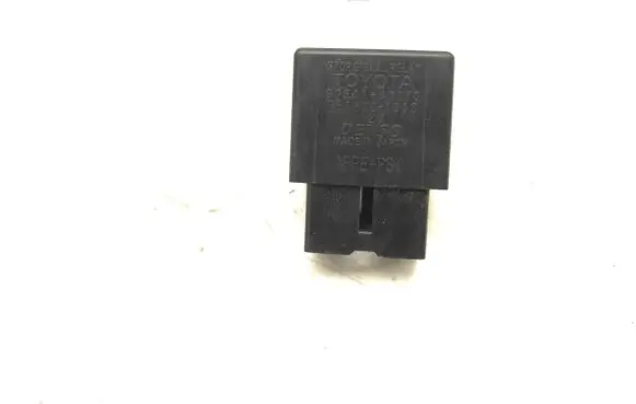 Toyota Prius (XW30) Rear light relay 895A147010 0618001010