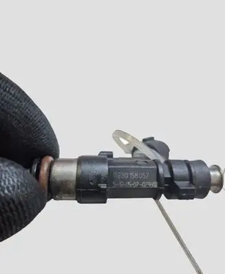 Peugeot 307 CC Fuel injector 0280158057