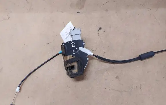 Citroen C6 Front door lock 9681330680