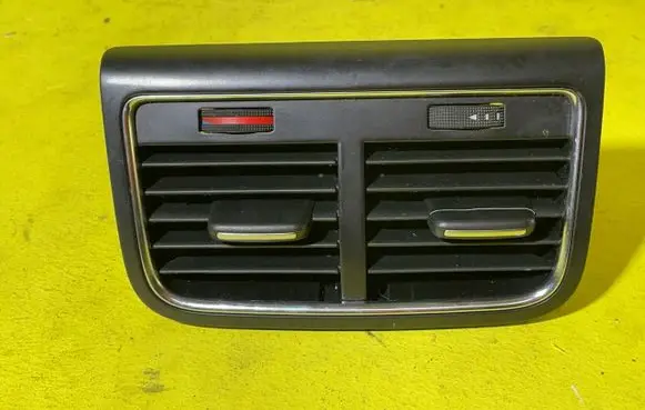 Audi A5 8T 8F Rear air vent grill 3P7K3