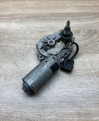 Volkswagen Golf III Rear window wiper motor 1H6955713A 1397220313