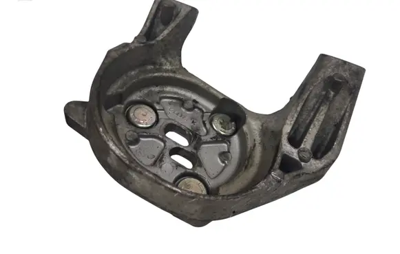 Volvo V40 Engine mounting bracket 326D15
