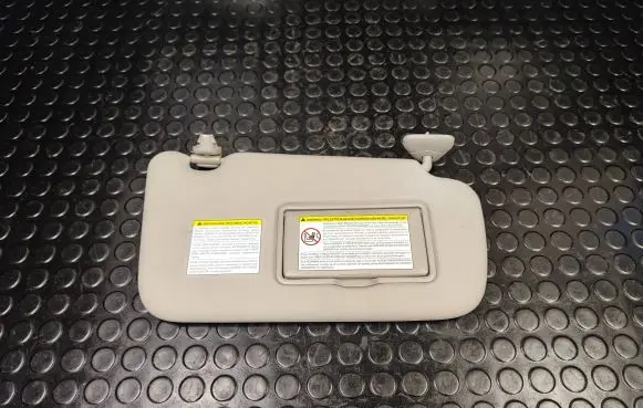 Nissan Leaf I (ZE0) Sun visor
