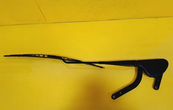 Mercedes-Benz C W203 Front wiper blade arm A2038201944