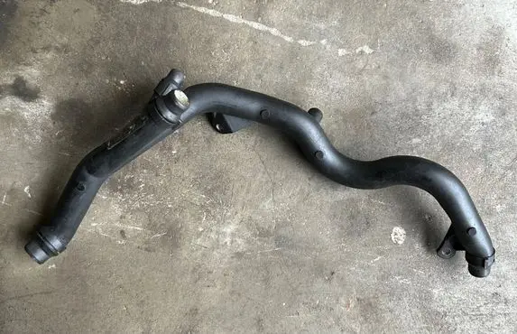 BMW 1 E81 E87 Engine coolant pipe/hose 11537802632