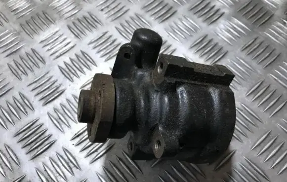 Renault Laguna I Power steering pump 7700823735f 7700823794b