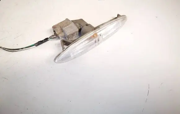 Lexus IS 220D-250-350 Front fender indicator light 