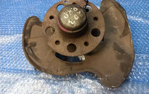 Mercedes-Benz CLK A209 C209 Front wheel hub