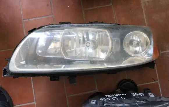Volvo V70 Headlight/headlamp