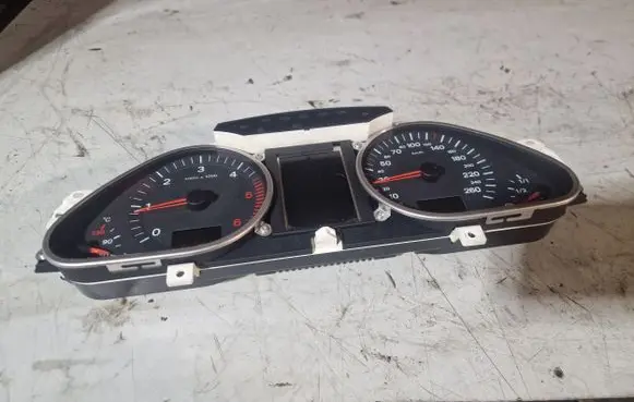 Audi Q7 4L Speedometer (instrument cluster)