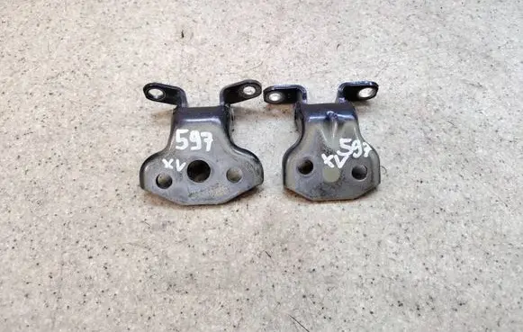 Subaru XV II Front door lower hinge