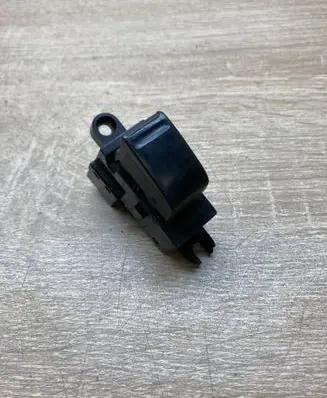 Nissan Primera Electric window control switch 25411AV600