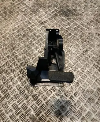 Mercedes-Benz C W203 Brake pedal 2032900401 A2032900401