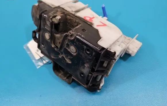 Volkswagen Polo III 6N 6N2 6NF Front door lock 1HM862153 IMPRK1610474