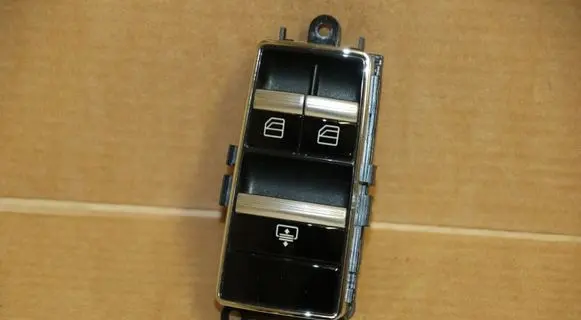 Mercedes-Benz S W221 Electric window control switch a2218709510