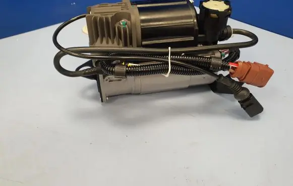 Audi A6 S6 C6 4F Air suspension compressor/pump 4F0616006A 4F0616005E 4F0616005
