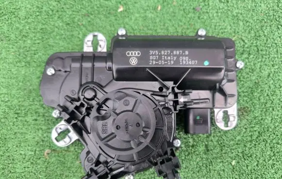 Audi A5 Tailgate/trunk/boot lift motor 3V5827887B 193407