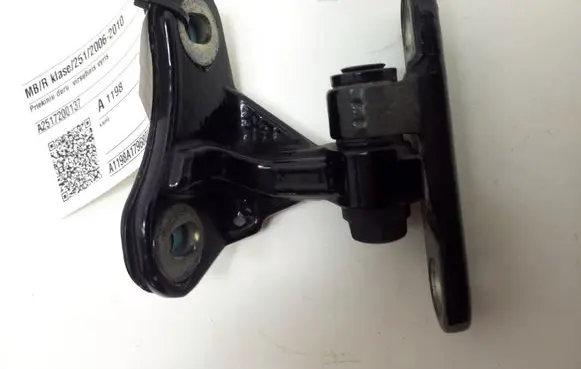 Mercedes-Benz R W251 Front door upper hinge A2517200137