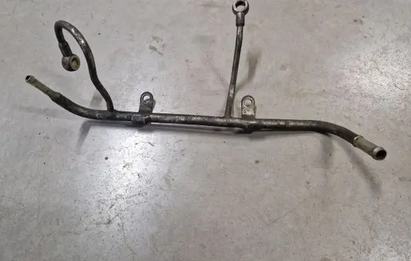 Mitsubishi L200 Fuel injector supply line/pipe 