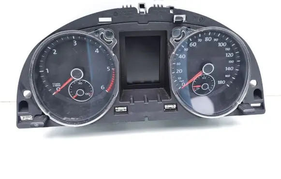 Volkswagen PASSAT CC Speedometer (instrument cluster) 3C8920970S