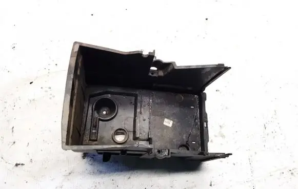 Battery box tray