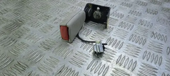 Volvo C70 Rear seatbelt buckle 30780610