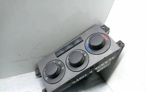 Hyundai Elantra Climate control unit